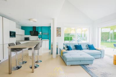 Maison - 197 m² - 7 pièces