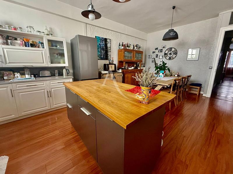 Appartement - 98 m² - 3 pièces