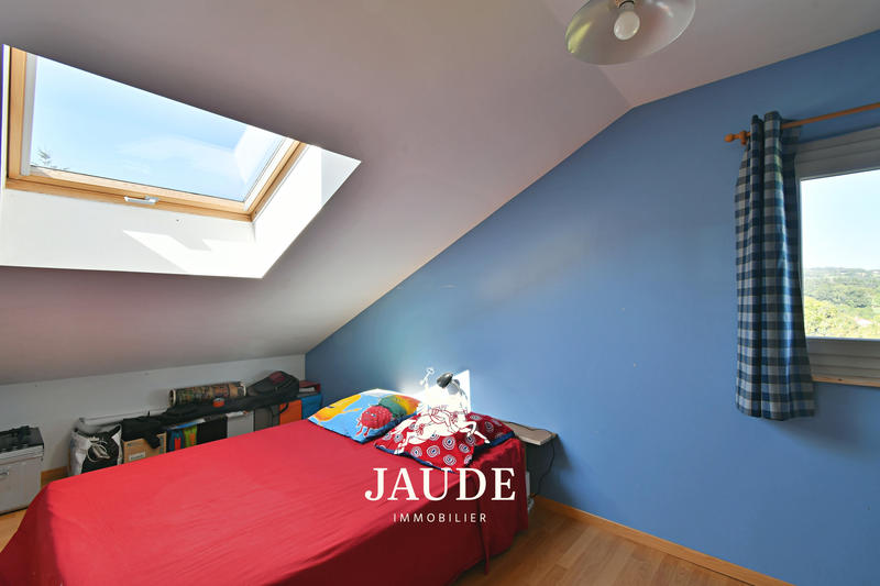 Maison - 221 m² - 10 pièces