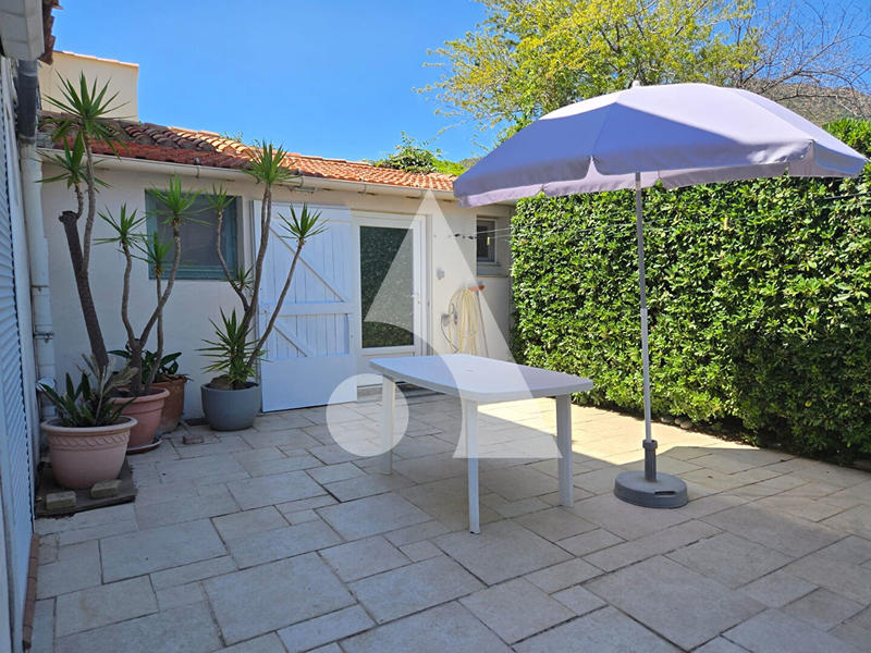 Immeuble - 163 m² - 6 pièces