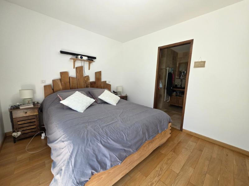 Maison - 215 m² - 9 pièces