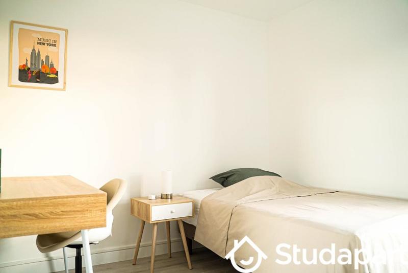 Chambre - 10 m² - 1 pièce