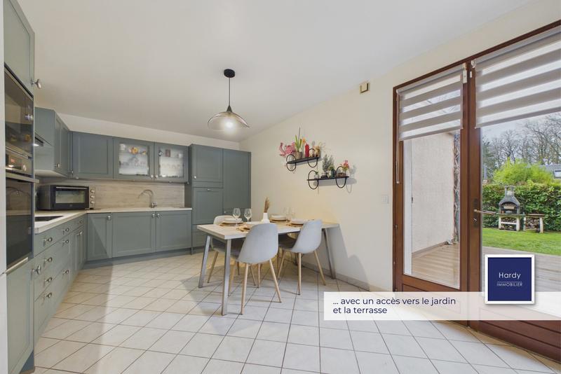 Maison - 140 m² - 5 pièces