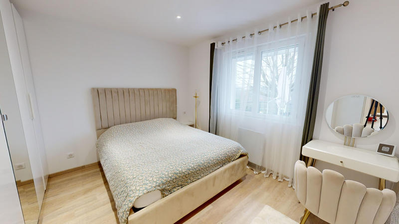 Maison - 137 m² - 6 pièces