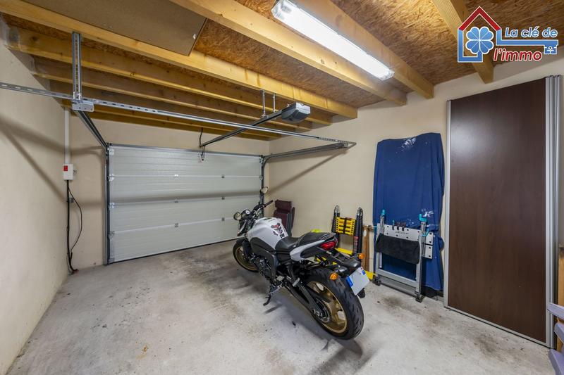 Maison traditionnelle - 80 m² - 5 pièces