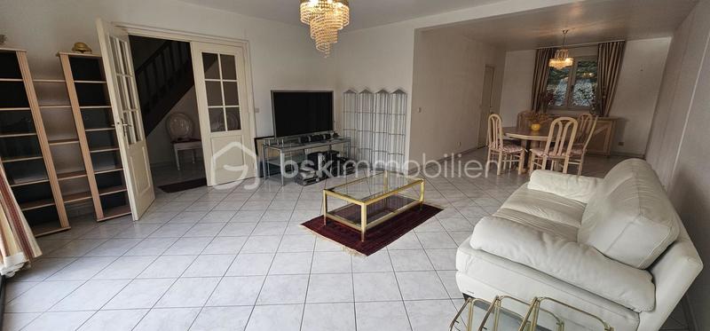 Demeure - 241 m² - 8 pièces