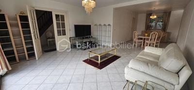 Demeure - 241 m² - 8 pièces