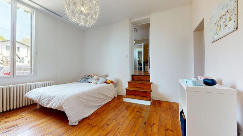 Maison - 215 m² - 7 pièces