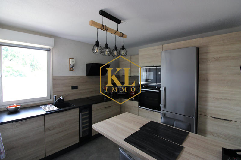 Appartement - 94 m² - 5 pièces