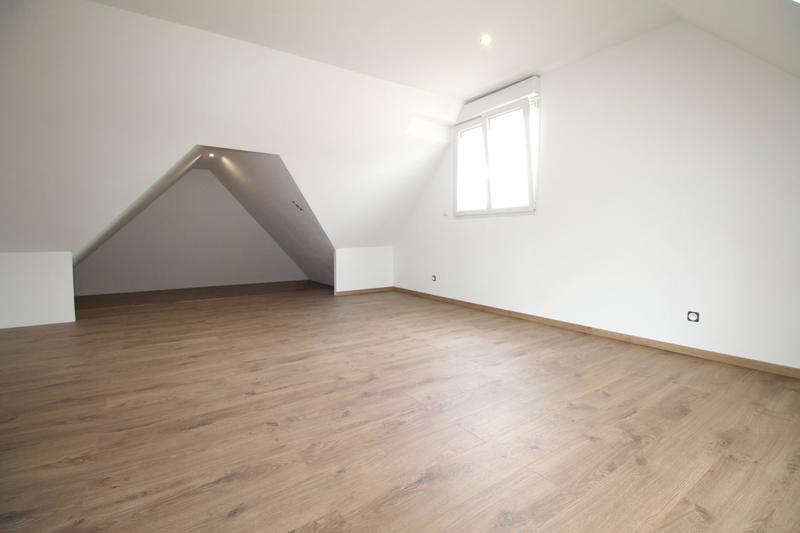 Maison traditionnelle - 148 m² - 6 pièces