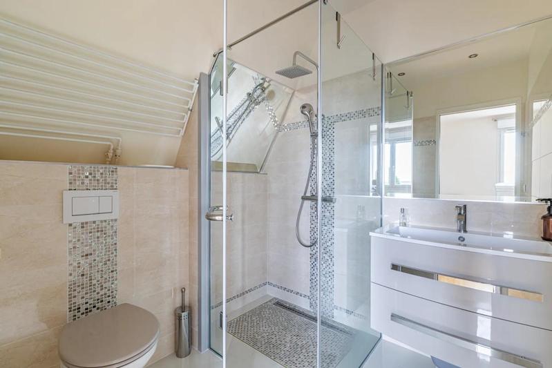 Maison - 200 m² - 7 pièces