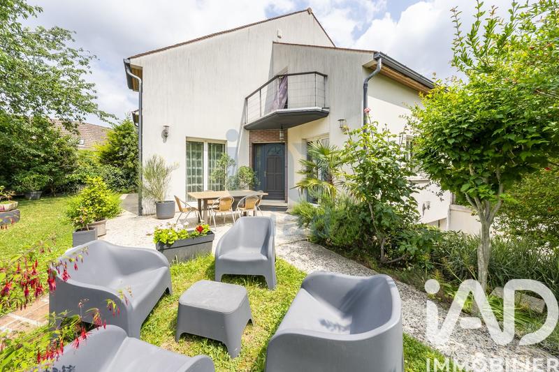 Maison - 170 m² - 6 pièces