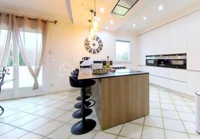 Maison - 110 m² - 7 pièces