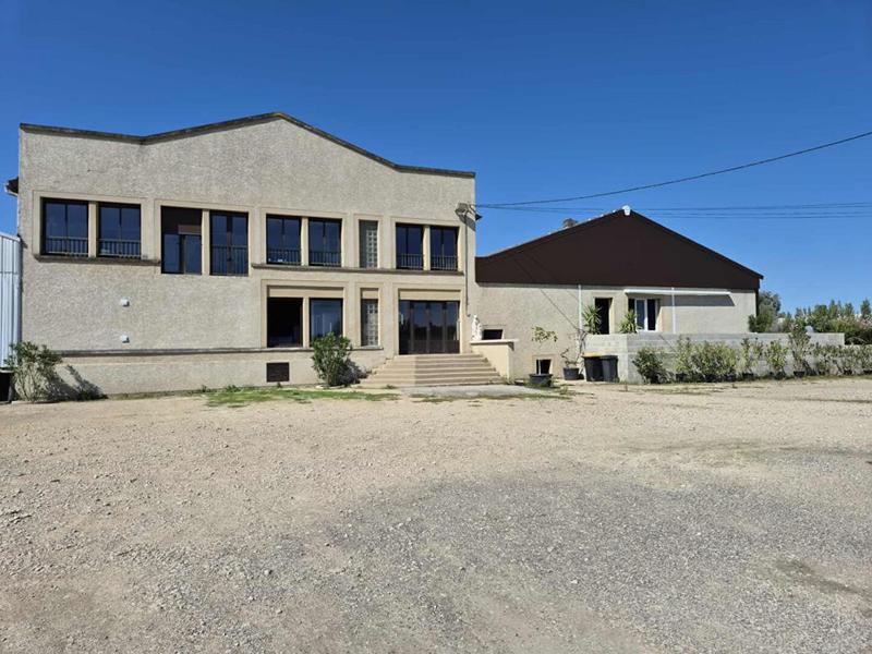 Maison - 250 m² - 6 pièces