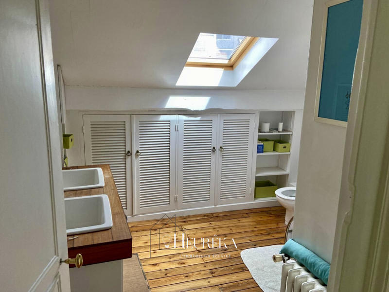 Maison - 220 m² - 6 pièces