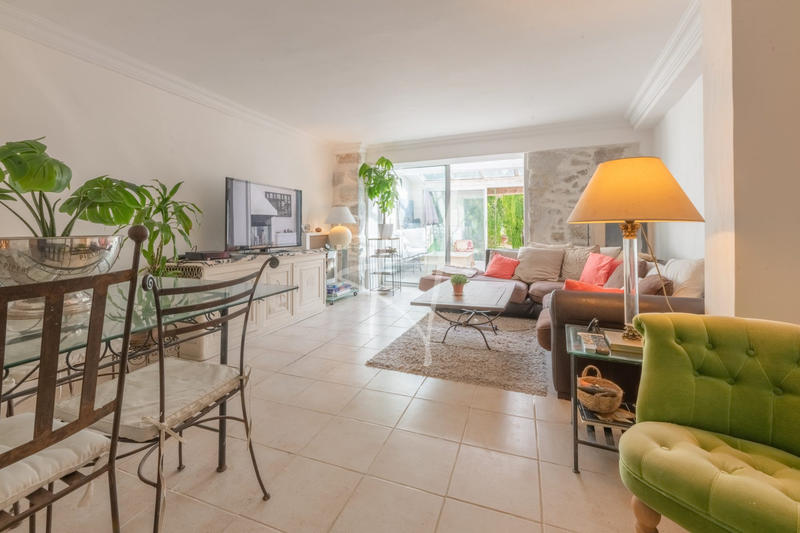 Maison traditionnelle - 137 m² - 6 pièces