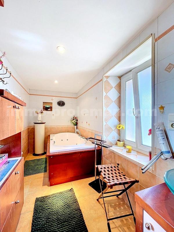 Corps de ferme - 238 m² - 7 pièces