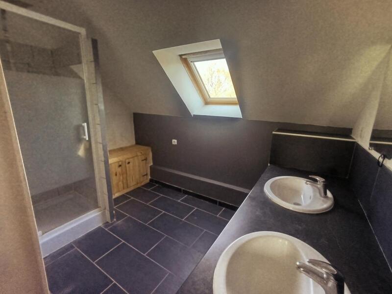 Pavillon - 144 m² - 7 pièces