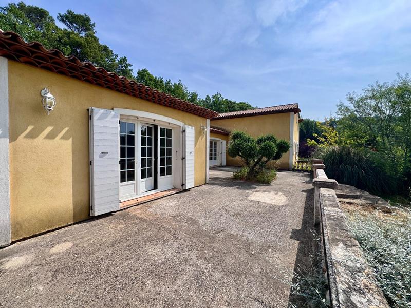 Maison - 223 m² - 6 pièces