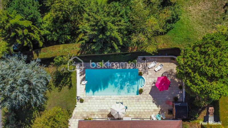 Villa - 295 m² - 9 pièces