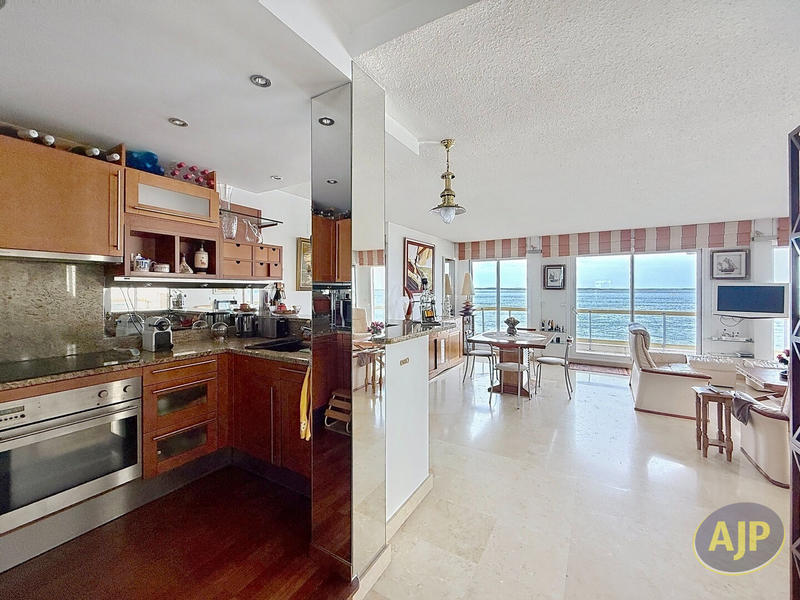 Appartement - 84 m² - 3 pièces