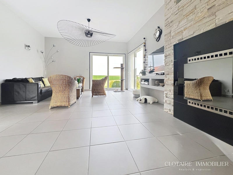 Maison - 205 m² - 5 pièces