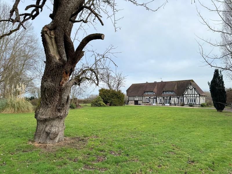 Maison - 210 m² - 8 pièces