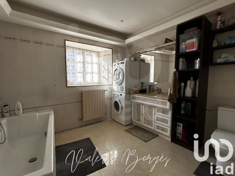 Maison - 210 m² - 7 pièces