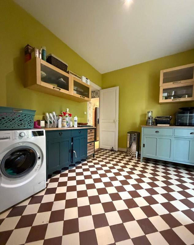 Maison - 360 m² - 12 pièces