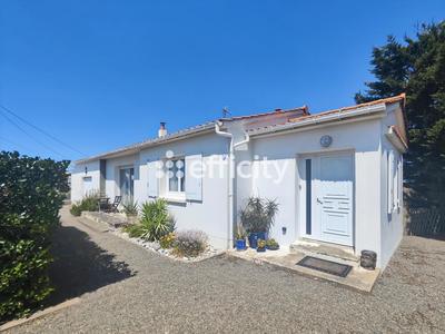 Maison - 87 m² - 5 pièces