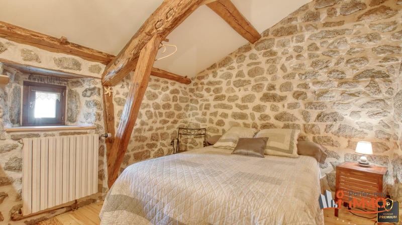 Maison - 320 m² - 12 pièces