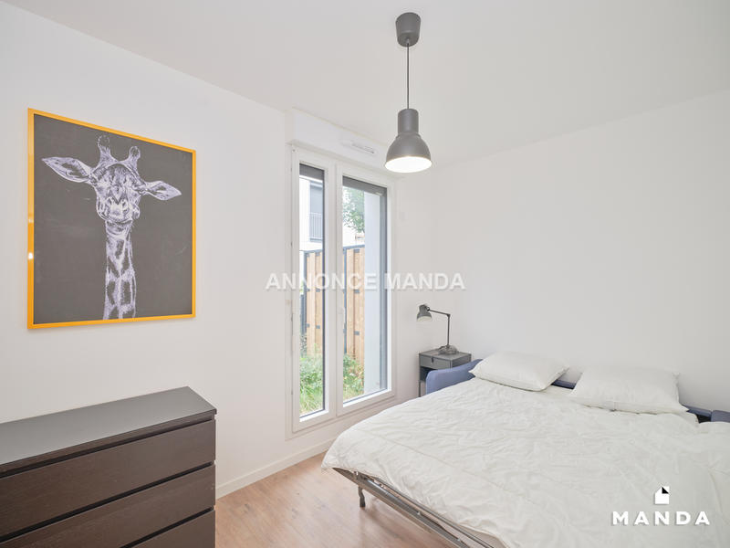 Chambre - 14 m² - 5 pièces