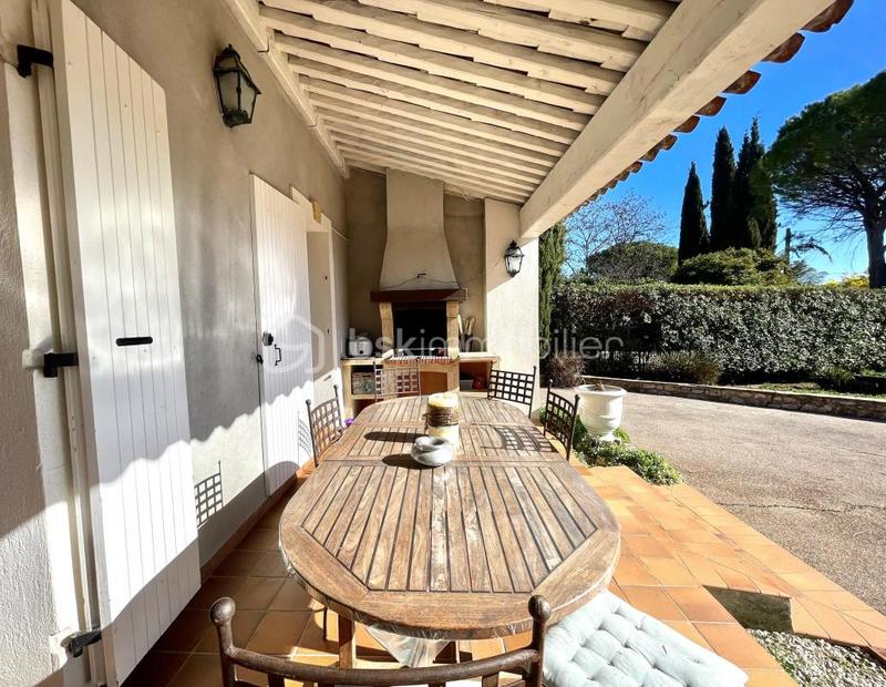 Maison traditionnelle - 212 m² - 8 pièces