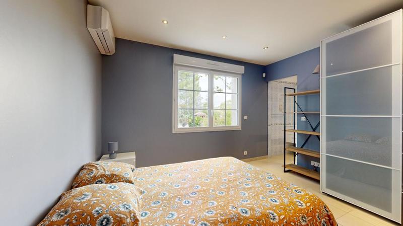 Villa - 311 m² - 12 pièces