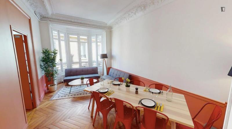 Chambre - 10 m² - 8 pièces