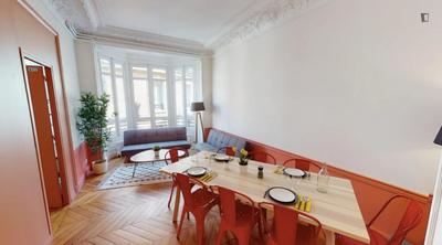 Chambre - 10 m² - 8 pièces