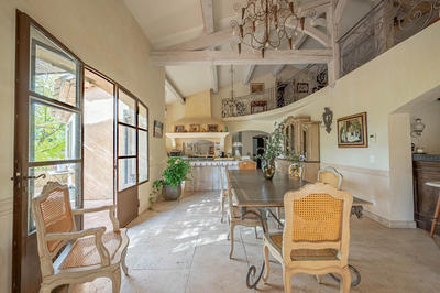 Maison - 353 m² - 8 pièces