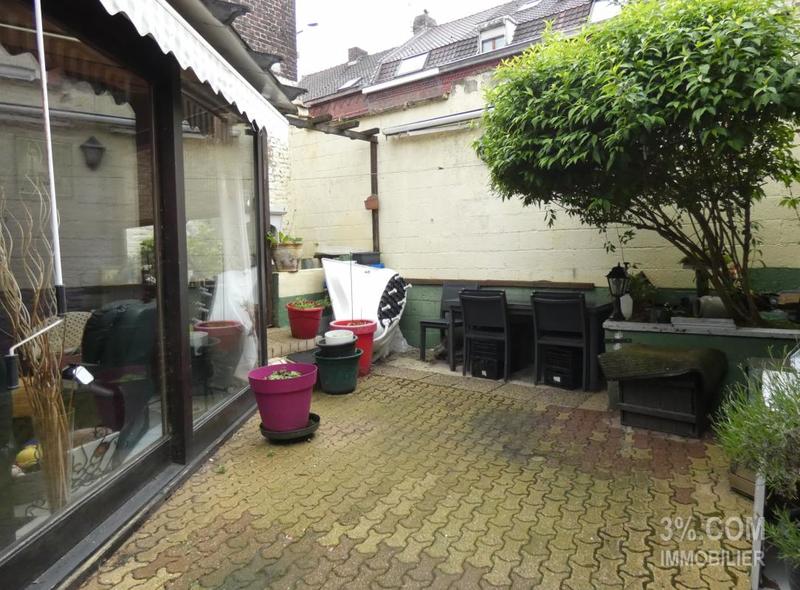 Maison - 273 m² - 9 pièces