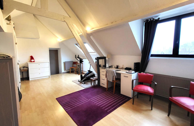 Maison - 245 m² - 11 pièces