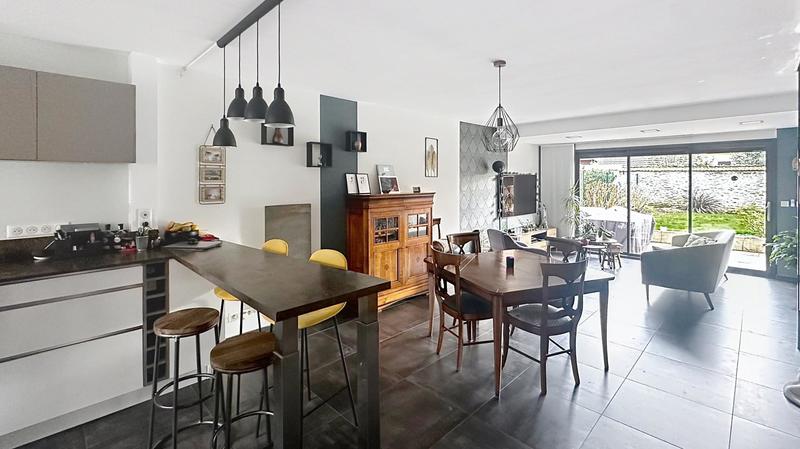 Maison - 109 m² - 6 pièces