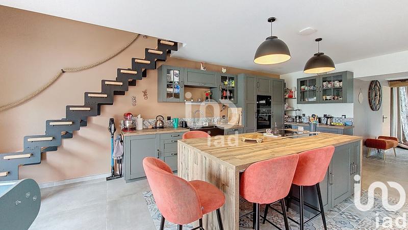 Maison - 185 m² - 7 pièces