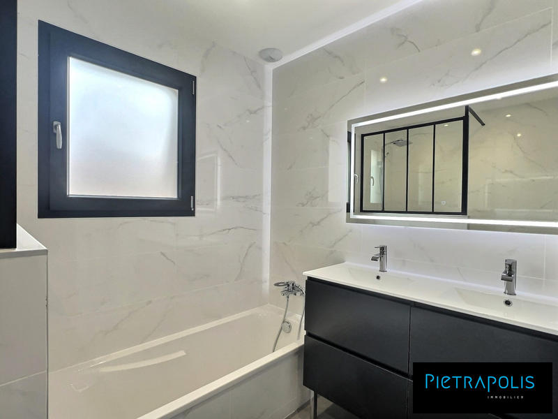 Maison - 98 m² - 4 pièces