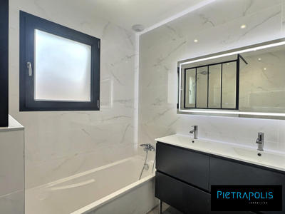 Maison - 98 m² - 4 pièces