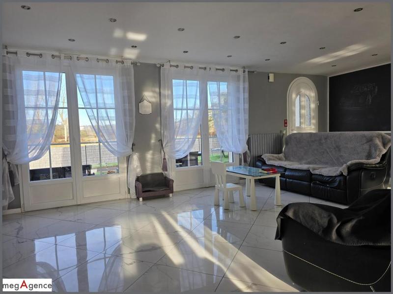 Maison - 237 m² - 7 pièces