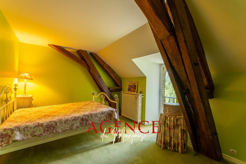 Propriété - 230 m² - 6 pièces