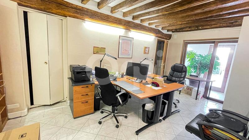 Maison en pierre - 323 m² - 10 pièces