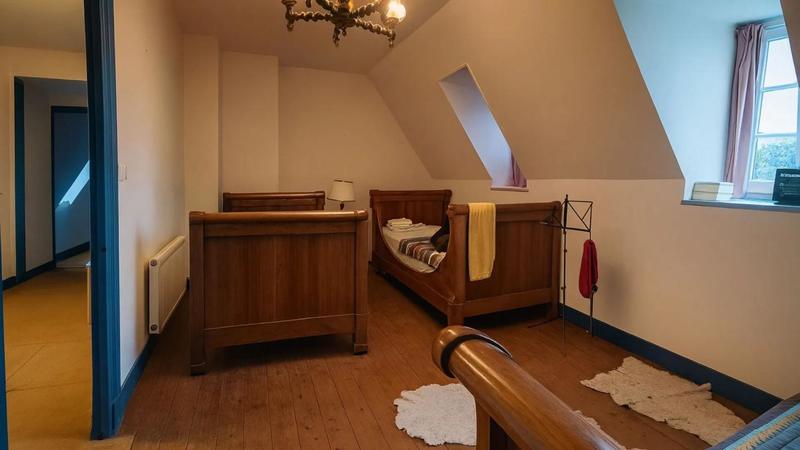 Maison - 300 m² - 10 pièces