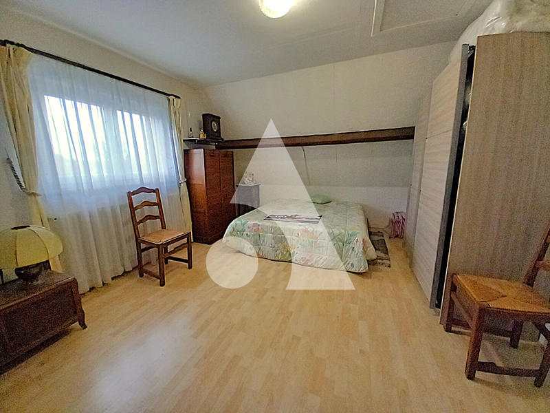 Maison - 258 m² - 11 pièces