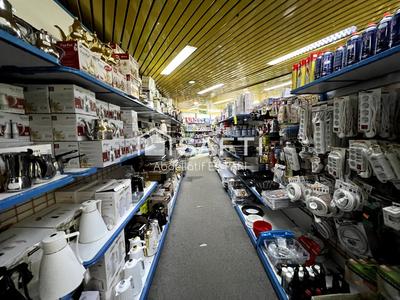 Local commercial - 400 m² - 1 pièce