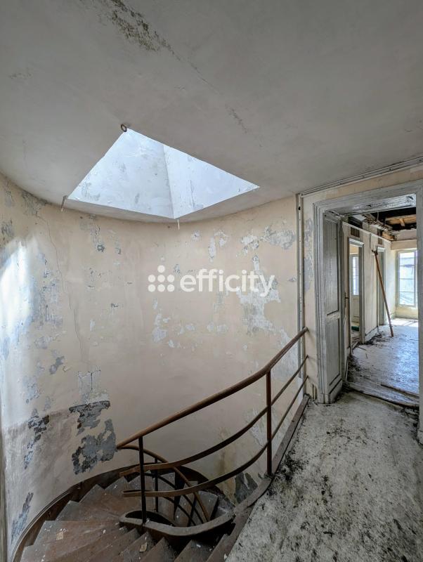 Immeuble - 220 m² - 12 pièces